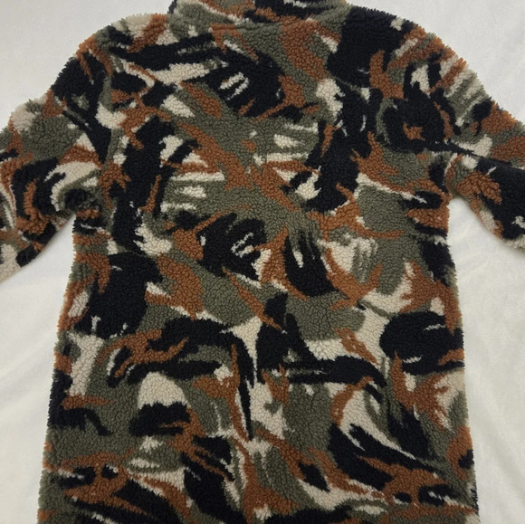 L.L. Bean camo turtleneck pullover fleece - Picture 7 of 8